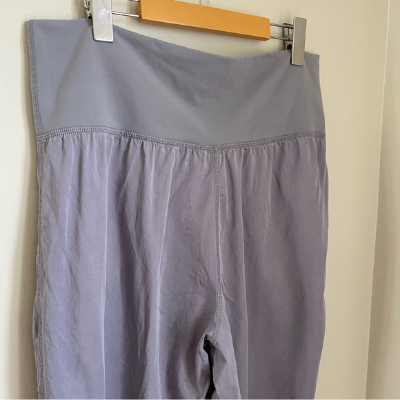 Lululemon Post Power Crop Fossil Grey Size 8 Gorpcore Lagenlook - Picture 10 of 14